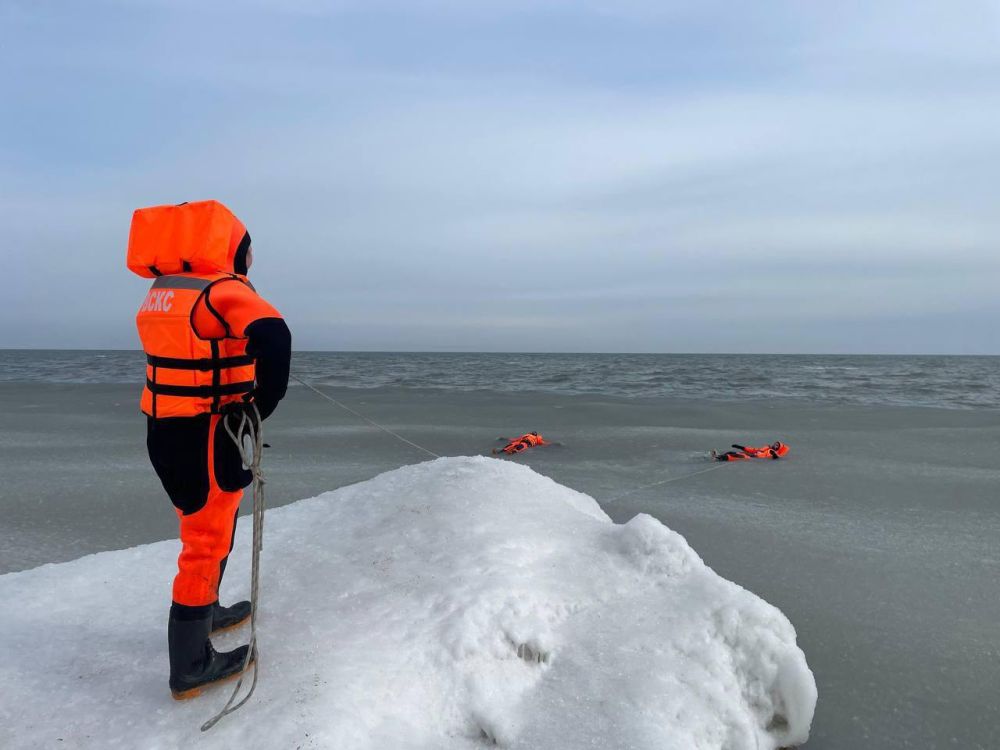 В Бердянске прошли учения по спасению на льду и воде