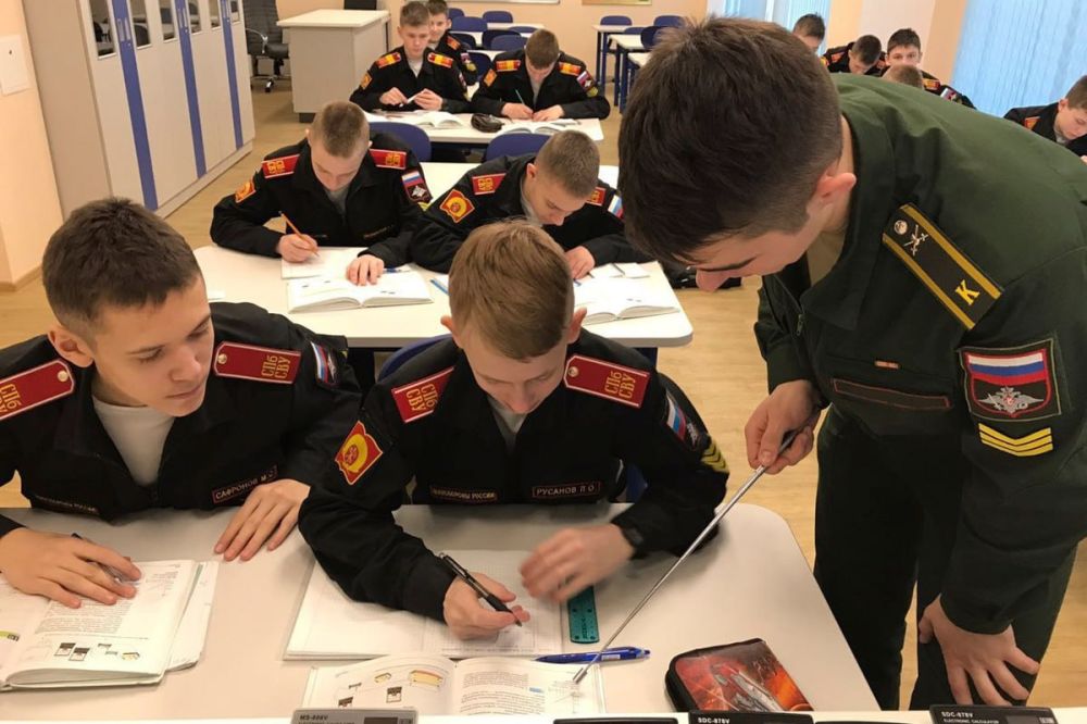 Офицер - профессия героическая