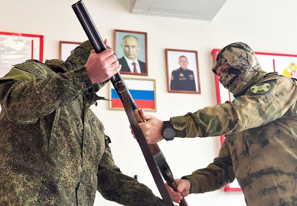 Неравнодушные жители Запорожской области передали на СВО сотое охотничье ружье