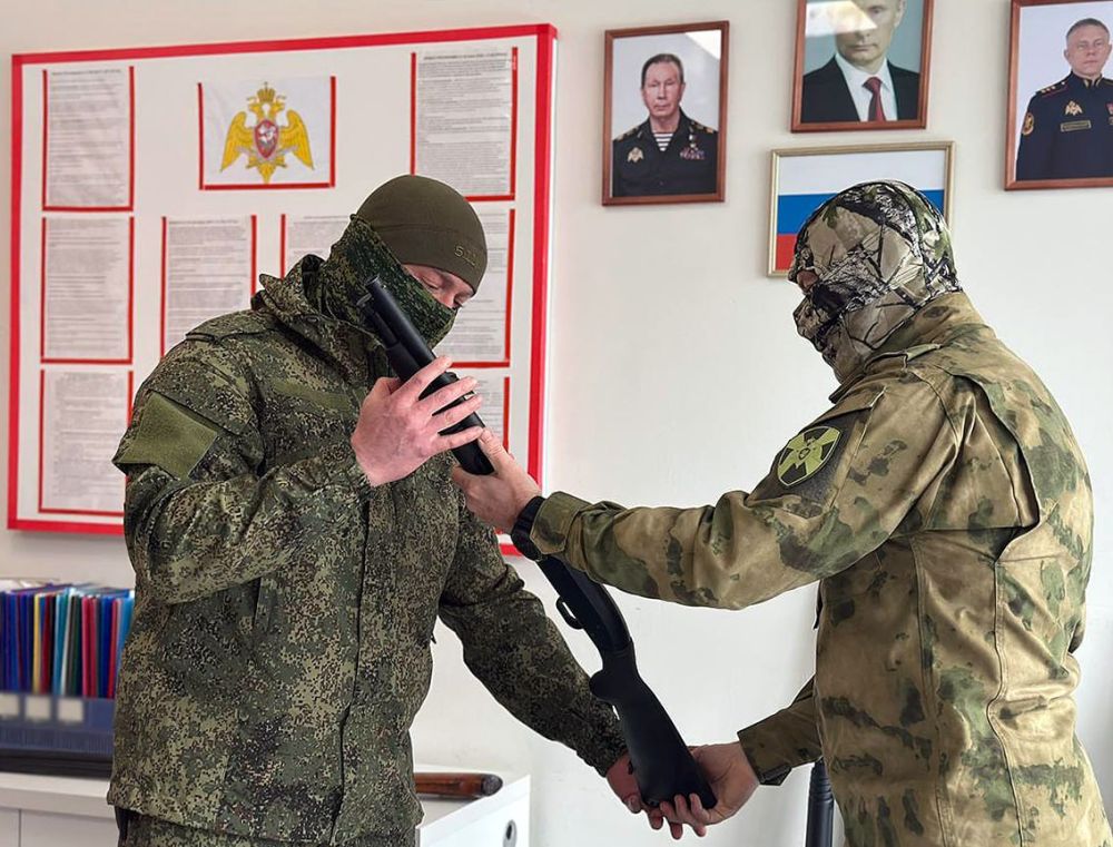 Неравнодушные жители Запорожской области передали на СВО сотое охотничье ружье