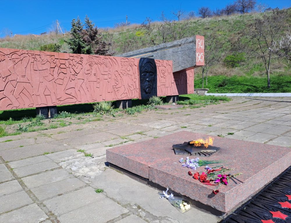 Глава Бердянска проверил состояние памятников, посвященных Великой Отечественной войне