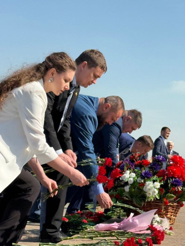 Алексей Кичигин на Поклонной горе почтил память погибших в Великой Отечественной войне