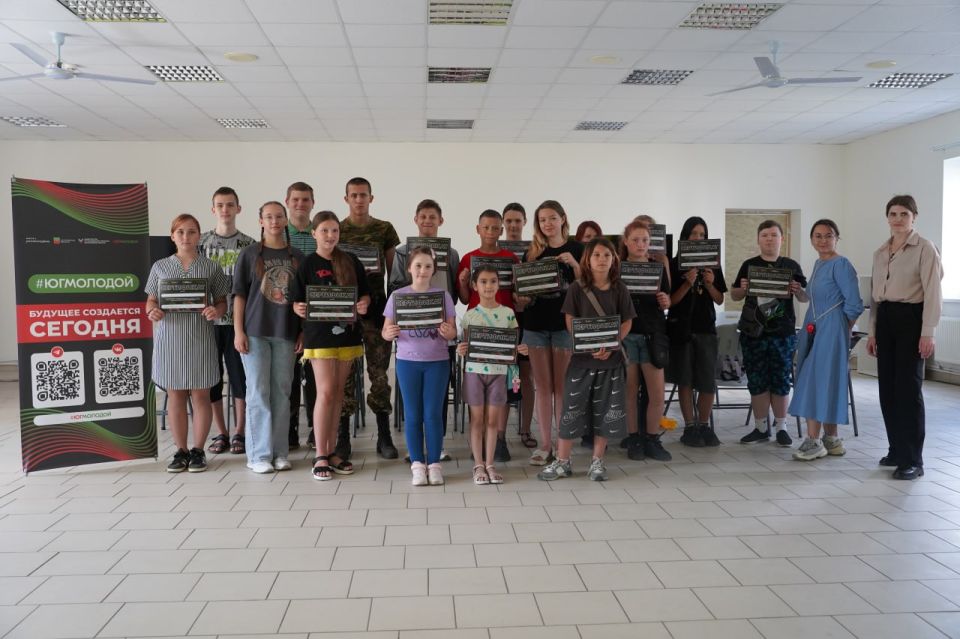 18.06.2025г. в Молодежном ресурсном центре был проведен треннинг по лидерству для детей, попавших в трудную жизненную ситуацию, отделения социальной помощи семьям с детьми обособленного подразделения г. Бердянск ГБУ...