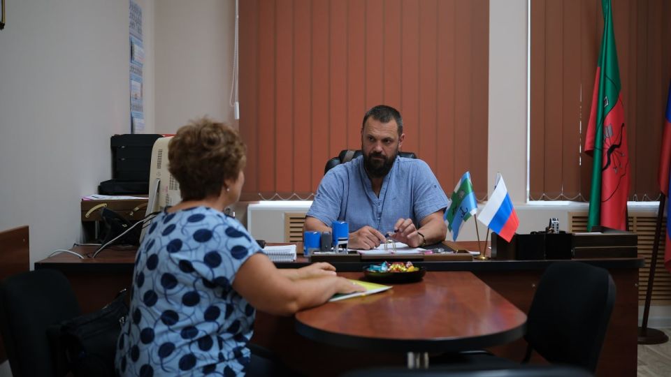 Глава Бердянского МО провел прием граждан