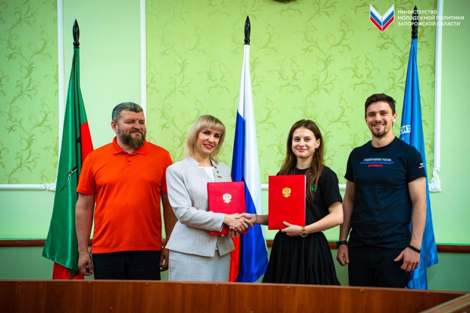 Подписание соглашения между «Юг молодой» и Азовским государственным педагогическим университетом