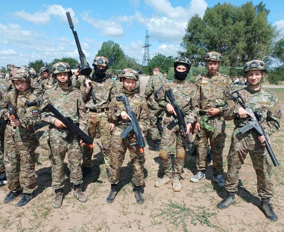 Сборная команда учащихся из Бердянска прошла отбор на Всероссийский этап игры «Зарница 2.0» Сборная команда учащихся из Бердянска прошла отбор на Всероссийский этап игры «Зарница 2.0»