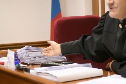 У пьющей жительницы Бердянска забрали в опеку детей и взыскали алименты