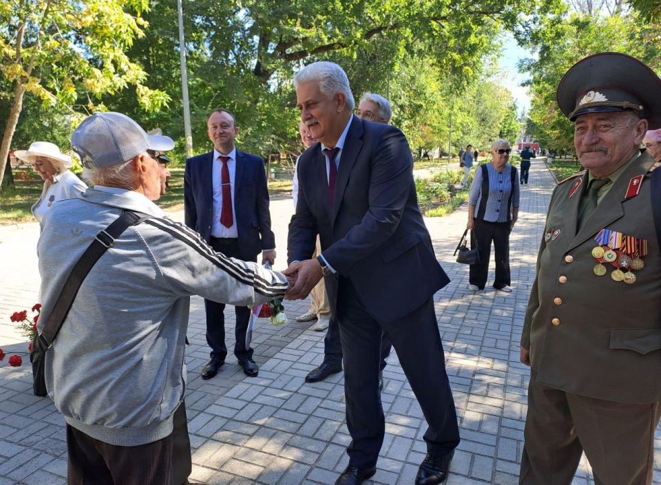 ����� ��������� ������ �������� ������ � ��������������� ������������� � �������������� �������� ����� � ���������� �������-�����������