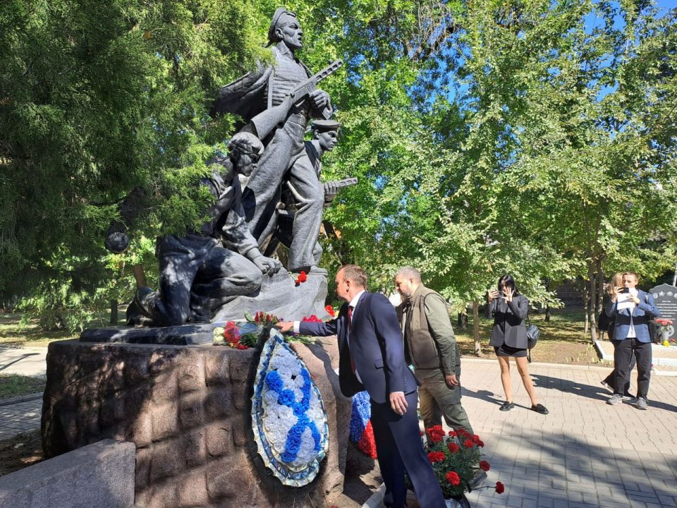 ����� ��������� ������ �������� ������ � ��������������� ������������� � �������������� �������� ����� � ���������� �������-�����������