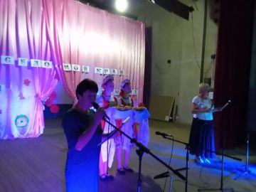 В Доме культуры села Андровка состоялся праздничный концерт «Моё село — мой край, моя святыня!», посвящённый Дню села