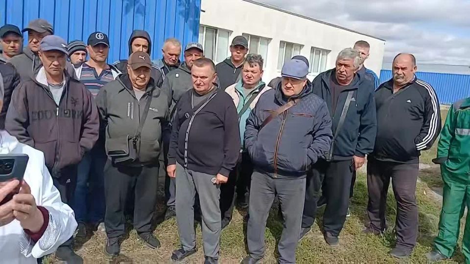 Сергей Колясников: Интересная ситуация в Запорожье, очень похоже на рейдерский захват по украинским сценариям с боевиками, захватом урожая и техники