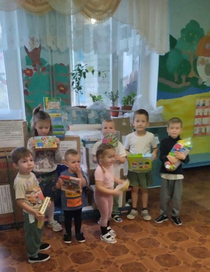 Детский сад в Долинском получил посылку добра из Чувашии Детский сад в Долинском получил посылку добра из Чувашии