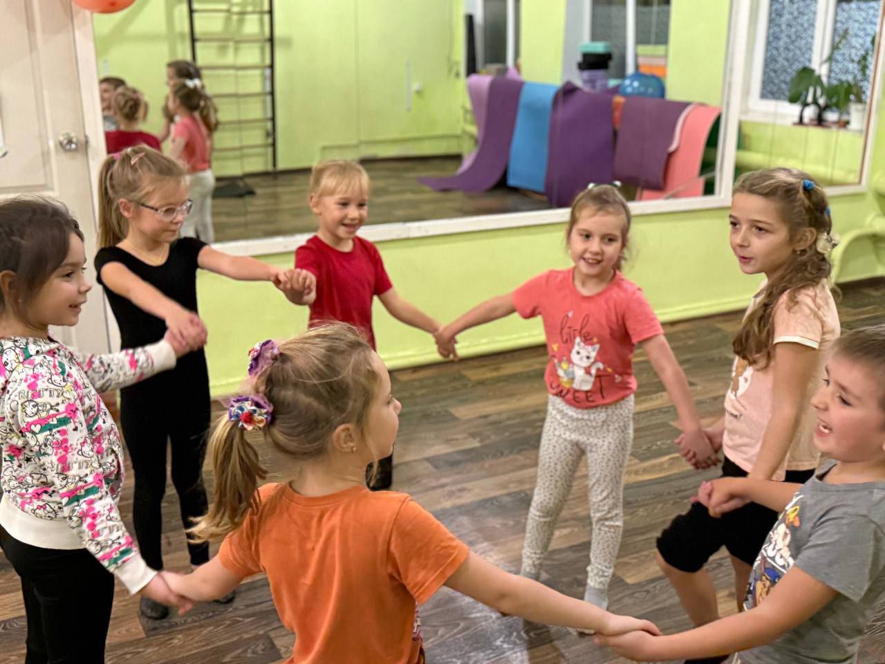 Ко Дню доброты и вежливости, для юных участников ансамбля эстрадного танца "Конфетти" ГЦКиИ "Нефтехимик"состоялась познавательно-развлекательная программа "Доброта спасет мир" Ко Дню доброты и вежливости, для юных участников ансамбля эстрадного танца "Конфетти" ГЦКиИ "Нефтехимик"состоялась познавательно-развлекательная программа "Доброта спасет мир"