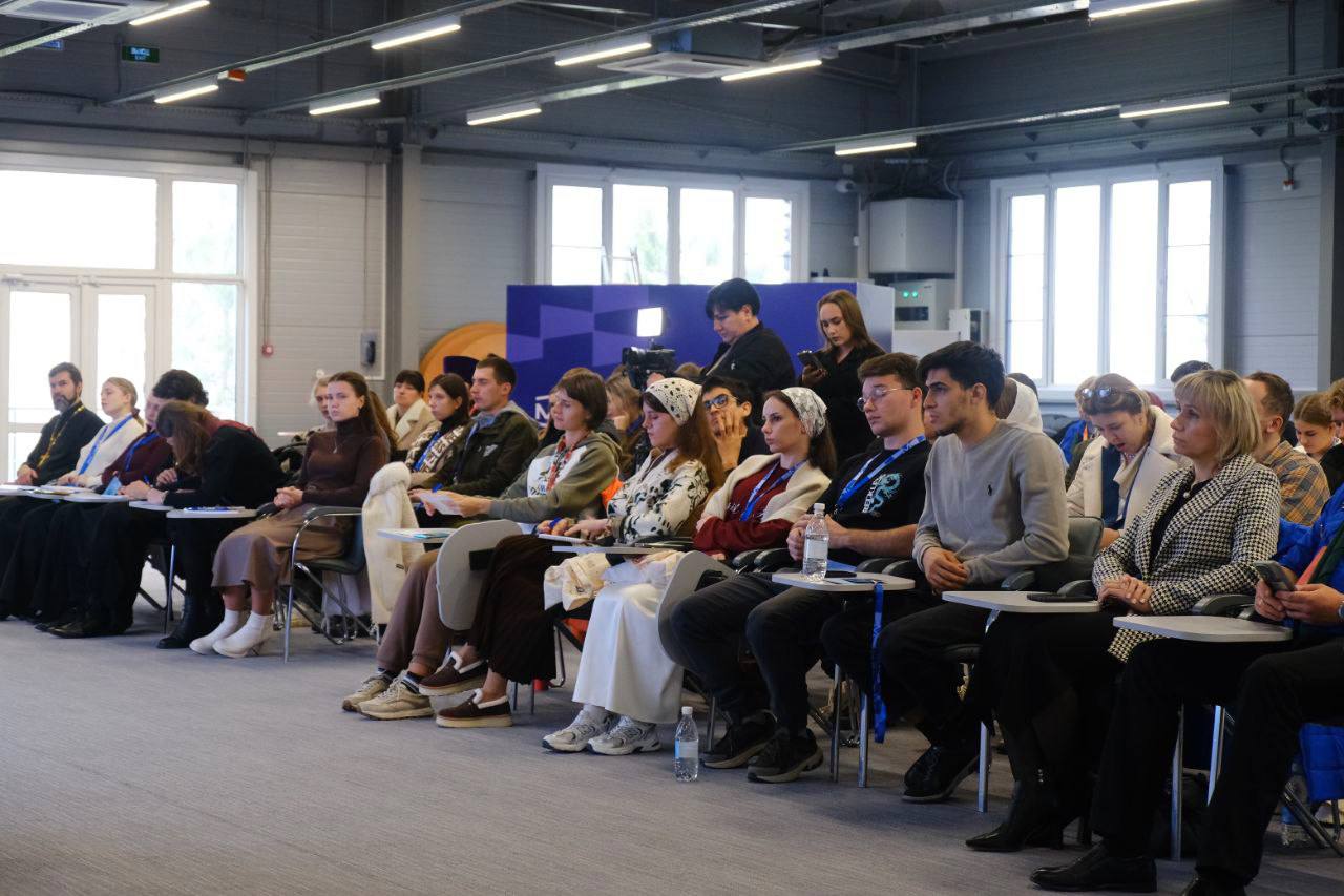 В Бердянске прошел первый Форум православной молодежи В Бердянске прошел первый Форум православной молодежи