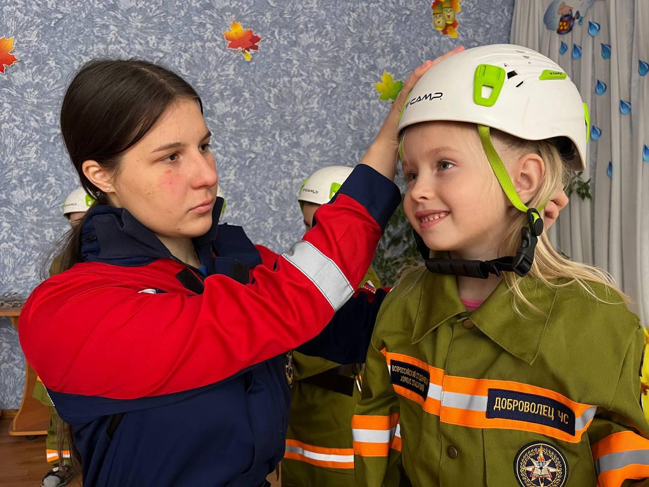 Добровольцы Запорожского регионального отделения ВСКС посетили воспитанников Бердянского детского сада №35 "Вишенка" Добровольцы Запорожского регионального отделения ВСКС посетили воспитанников Бердянского детского сада №35 "Вишенка"