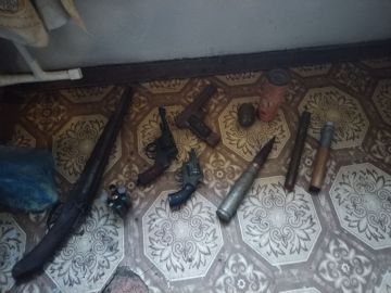 Сотрудники полиции Бердянска продолжают работу по обнаружению и изъятию оружия и боеприпасов