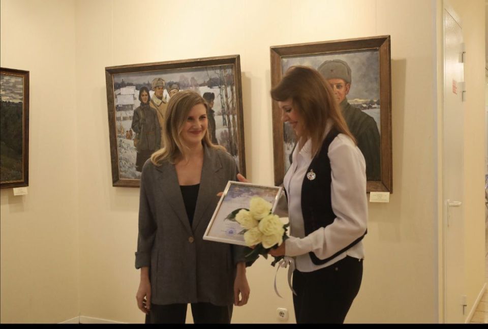 Алевтина Анатольевна Криванова из Бердянска представила межрегиональный проект «И помнит мир спасённый» в Великом Новгороде!