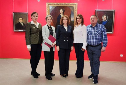 Министр культуры Запорожской области Светлана Назина посетила торжественное событие: Художественный музей имени Исаака Бродского пополнился работами московских художников