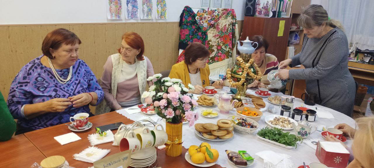 Мы за чаем не скучаем. 19.11.2025 г. в ГБУ "Комплексный центр социального обслуживания населения" Министерства труда и социальной политики Запорожской области в рамках нацпроекта «Семья» в отделении активного долголетия... Мы за чаем не скучаем. 19.11.2025 г. в ГБУ "Комплексный центр социального обслуживания населения" Министерства труда и социальной политики Запорожской области в рамках нацпроекта «Семья» в отделении активного долголетия...