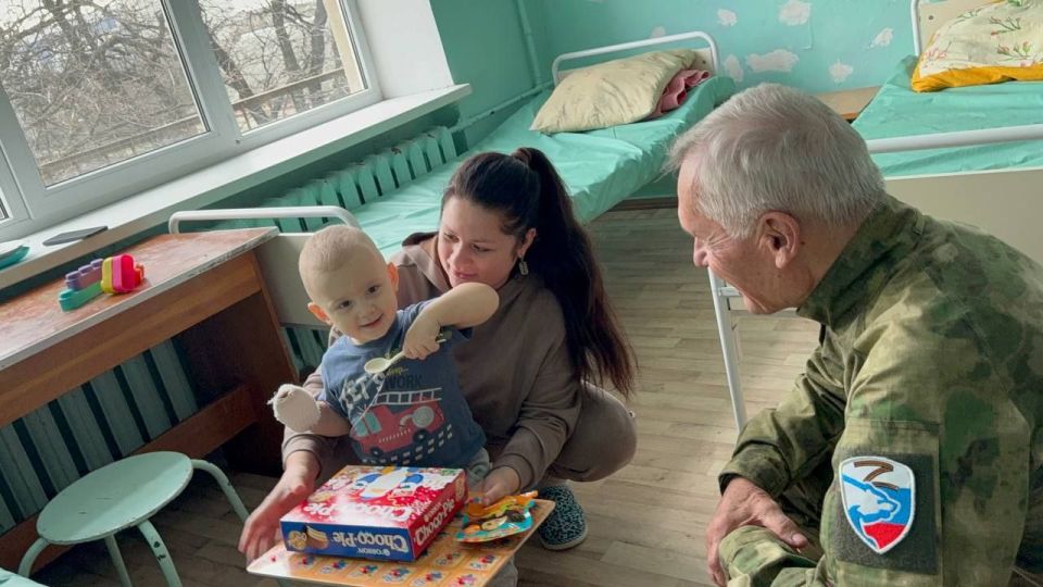 Представители «Единой России» из Краснодара посетили с рабочим визитом Бердянск и оказали социальную помощь Представители «Единой России» из Краснодара посетили с рабочим визитом Бердянск и оказали социальную помощь