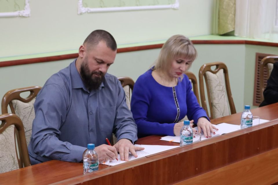 Будущее за профессионалами: Администрация Бердянского района и АГПУ закрепили сотрудничество соглашением Будущее за профессионалами: Администрация Бердянского района и АГПУ закрепили сотрудничество соглашением