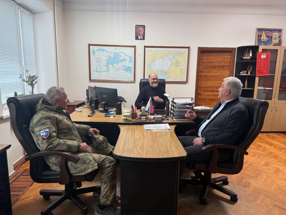 Представители «Единой России» из Краснодара посетили с рабочим визитом Бердянск и оказали социальную помощь Представители «Единой России» из Краснодара посетили с рабочим визитом Бердянск и оказали социальную помощь