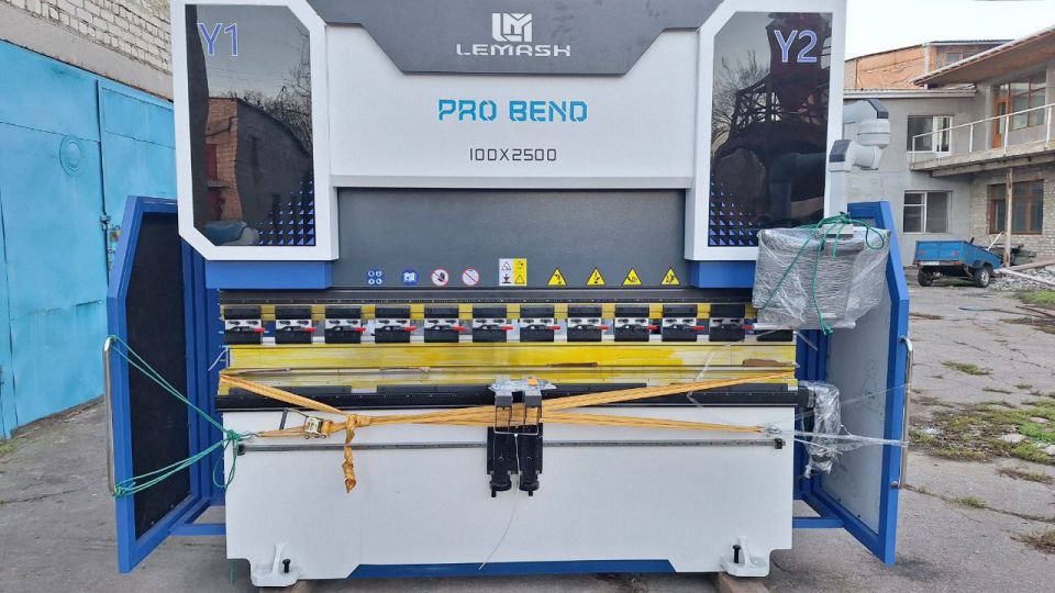 Сегодня в рамках федерального проекта «Профессионалитет» национального проекта «Молодёжь и дети» в Бердянский многопрофильный центр поступило долгожданное оборудование для зоны «Сварочные работы» Сегодня в рамках федерального проекта «Профессионалитет» национального проекта «Молодёжь и дети» в Бердянский многопрофильный центр поступило долгожданное оборудование для зоны «Сварочные работы»