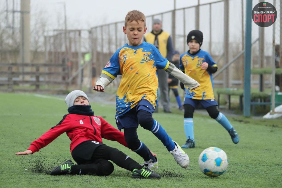 Спортивные команды по футболу приняли участие в турнире «Новогодний кубок 2025» Спортивные команды по футболу приняли участие в турнире «Новогодний кубок 2025»