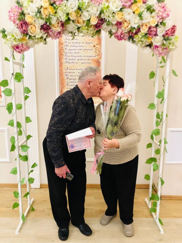 Любви все возрасты покорны Любви все возрасты покорны