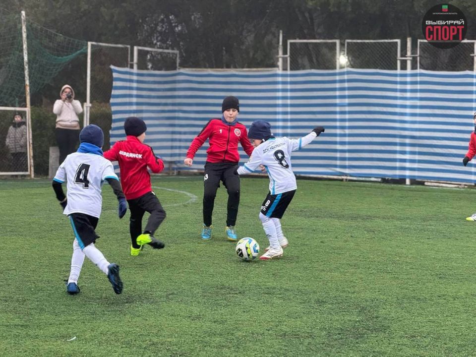 Спортивные команды по футболу приняли участие в турнире «Новогодний кубок 2025» Спортивные команды по футболу приняли участие в турнире «Новогодний кубок 2025»