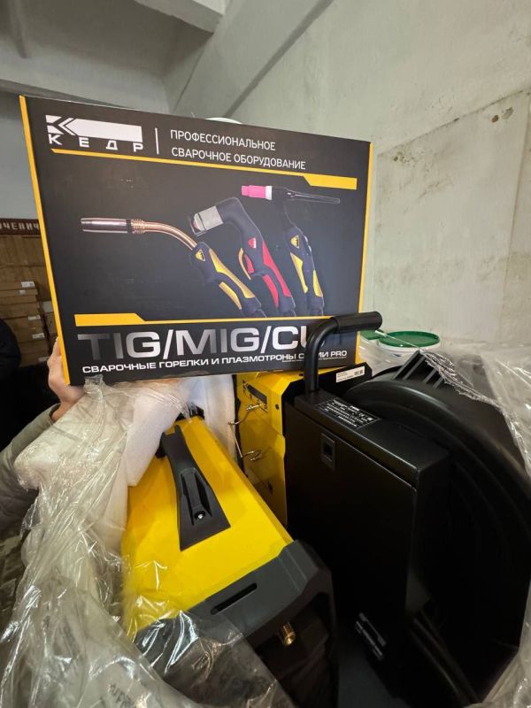 В рамках федерального проекта «Профессионалитет» национального проекта «Молодёжь и дети» в Бердянский многопрофильный центр продолжает поступать современное оборудование для зоны «Сварочные работы» В рамках федерального проекта «Профессионалитет» национального проекта «Молодёжь и дети» в Бердянский многопрофильный центр продолжает поступать современное оборудование для зоны «Сварочные работы»