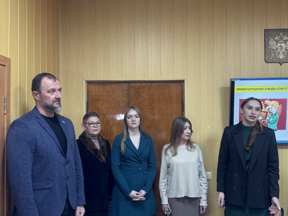 В Бердянске открылся первый пункт бесплатной правовой и психологической помощи несовершеннолетним В Бердянске открылся первый пункт бесплатной правовой и психологической помощи несовершеннолетним