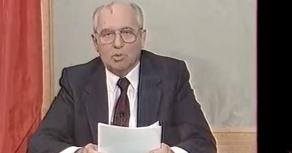 Анна Хорошун: 25 декабря. 1730. В Москве были зажжены первые уличные фонари – по указу Сената изготовлено 520 стеклянных фонарей, которые заправлялись конопляным маслом 1766 Анна Хорошун: 25 декабря. 1730. В Москве были зажжены первые уличные фонари – по указу Сената изготовлено 520 стеклянных фонарей, которые заправлялись конопляным маслом 1766