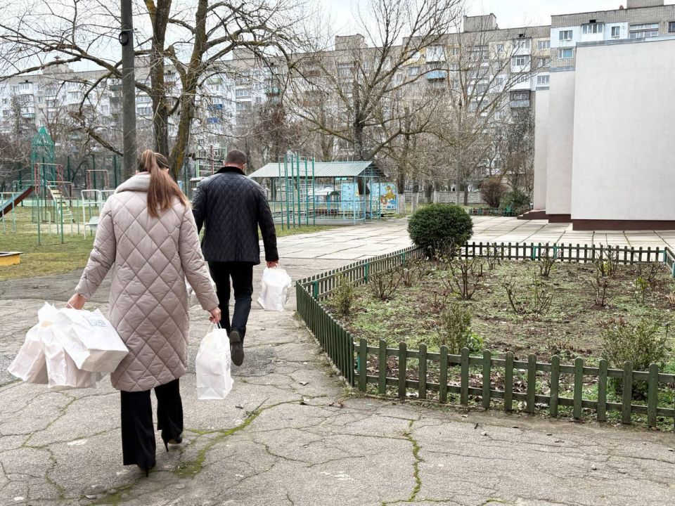 Дети Бердянска получили новогодние подарки Дети Бердянска получили новогодние подарки