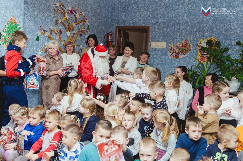 Акция «Десант Дедов Морозов» состоялась в Бердянске Акция «Десант Дедов Морозов» состоялась в Бердянске