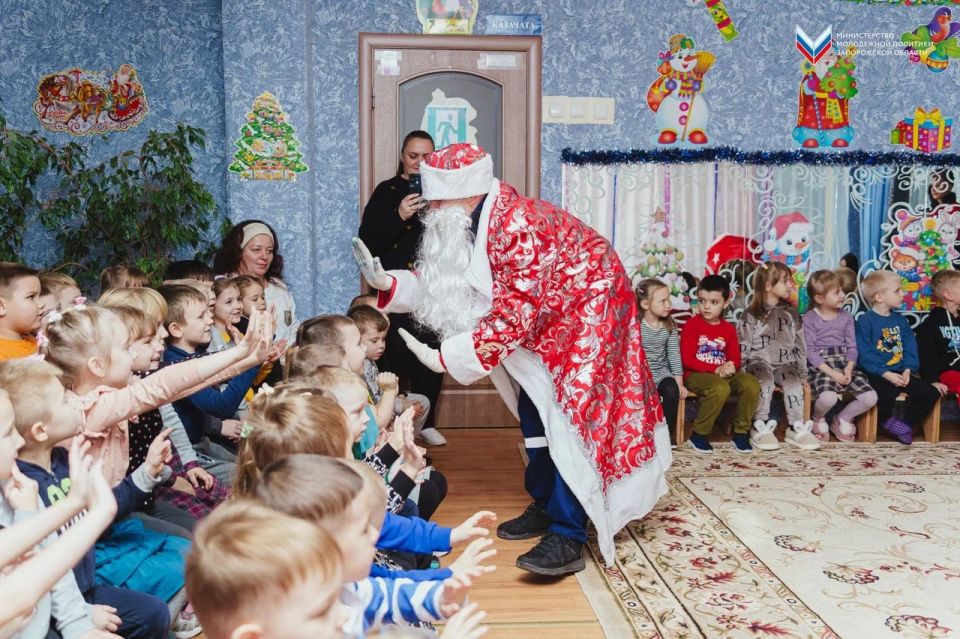 Акция «Десант Дедов Морозов» состоялась в Бердянске Акция «Десант Дедов Морозов» состоялась в Бердянске