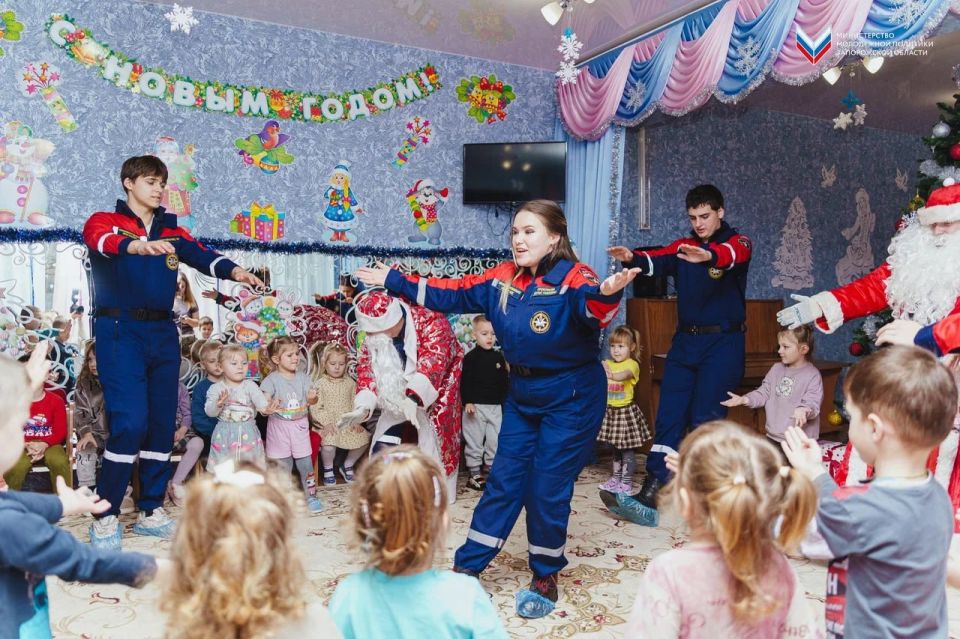 Акция «Десант Дедов Морозов» состоялась в Бердянске Акция «Десант Дедов Морозов» состоялась в Бердянске