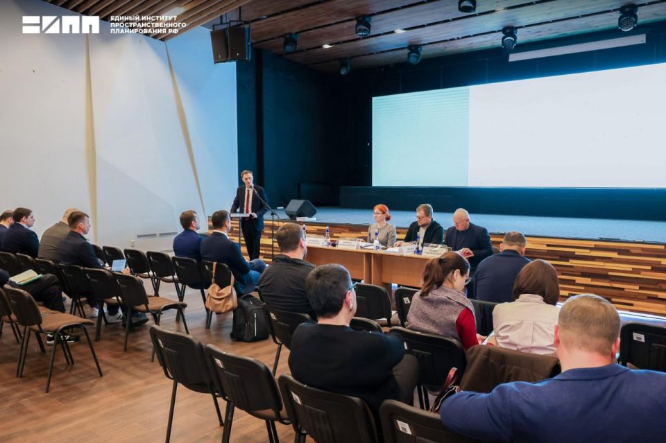 Единый институт представил в Правительстве Запорожской области Схему территориального планирования региона Единый институт представил в Правительстве Запорожской области Схему территориального планирования региона