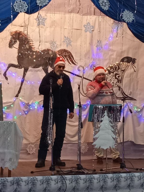 Новогодняя программа в ДК посёлка Андреевка Новогодняя программа в ДК посёлка Андреевка