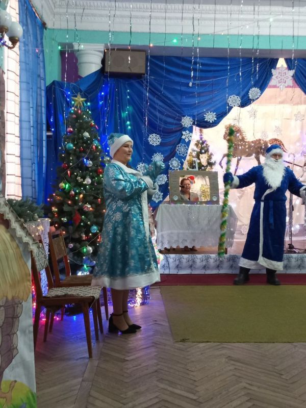 Новогодняя программа в ДК посёлка Андреевка Новогодняя программа в ДК посёлка Андреевка