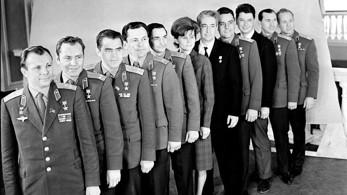 Анна Хорошун: 11 января. 1700. В России после введения юлианского календаря наступил Новый год – на смену 7208-му пришел 1700-й Анна Хорошун: 11 января. 1700. В России после введения юлианского календаря наступил Новый год – на смену 7208-му пришел 1700-й