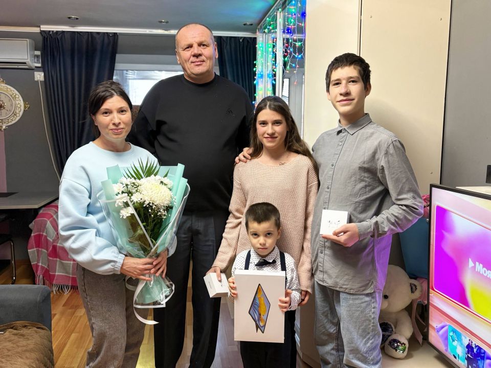 В Бердянске исполнены мечты юных жителей в рамках акции «Ёлка желаний» В Бердянске исполнены мечты юных жителей в рамках акции «Ёлка желаний»