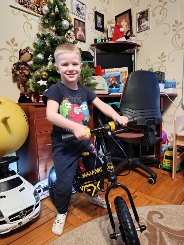 В Бердянске исполнены мечты юных жителей в рамках акции «Ёлка желаний» В Бердянске исполнены мечты юных жителей в рамках акции «Ёлка желаний»