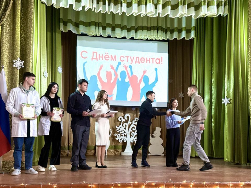 В Бердянском медицинском колледже отметили День студента В Бердянском медицинском колледже отметили День студента