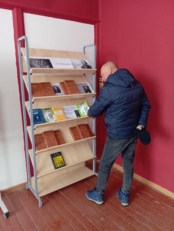 Книжные выставки к 200летию М. Е. СалтыковаЩедрина Книжные выставки к 200летию М. Е. СалтыковаЩедрина