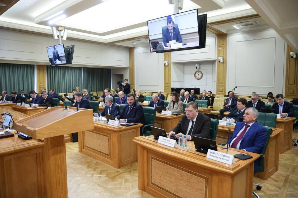 Евгений Балицкий: Совместно с сенатором от Запорожской области Дмитрием Николаевичем Вороной и председателем Законодательного собрания Запорожской области Виктором Андреевичем Емельяненко принял участие в заседании Совета по... Евгений Балицкий: Совместно с сенатором от Запорожской области Дмитрием Николаевичем Вороной и председателем Законодательного собрания Запорожской области Виктором Андреевичем Емельяненко принял участие в заседании Совета по...