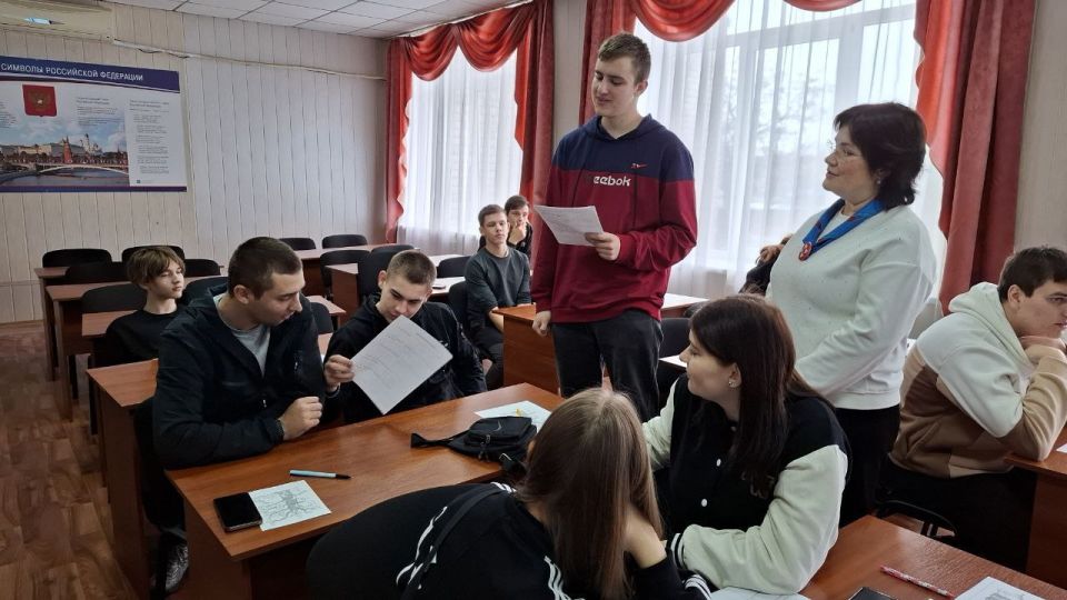 Молодежный клуб «Ты в центре!» подвел итоги первого года работы: более 170 участников и 9 трудоустроенных Молодежный клуб «Ты в центре!» подвел итоги первого года работы: более 170 участников и 9 трудоустроенных