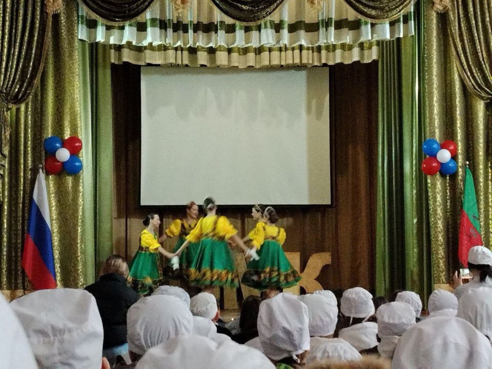 Танцевальный коллектив «Танцующие сердца» выступил на юбилее Бердянского Медицинского Колледжа Танцевальный коллектив «Танцующие сердца» выступил на юбилее Бердянского Медицинского Колледжа