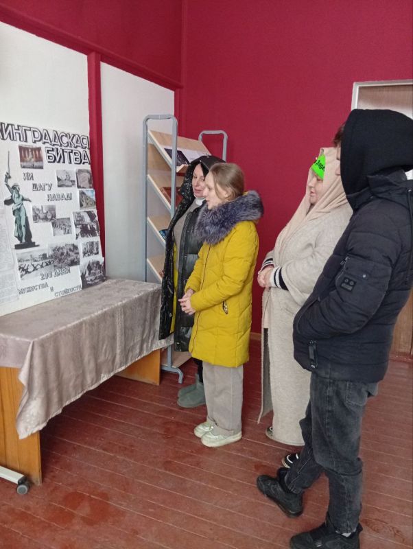 Час истории «Солдатский долг исполнив свято — мы отстояли Сталинград» Час истории «Солдатский долг исполнив свято — мы отстояли Сталинград»