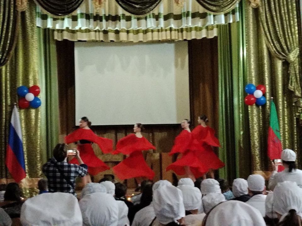 Танцевальный коллектив «Танцующие сердца» выступил на юбилее Бердянского Медицинского Колледжа Танцевальный коллектив «Танцующие сердца» выступил на юбилее Бердянского Медицинского Колледжа